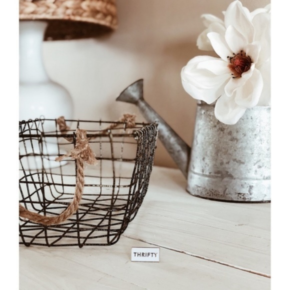 Thrifty • Posh Swag, Lapel Pin, Free Gift Idea 💡 - Picture 4 of 8